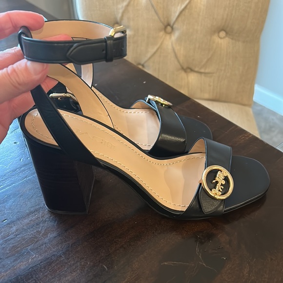 Coach Maddi sandal in unbelievably excellent condition! - Picture 14 of 16